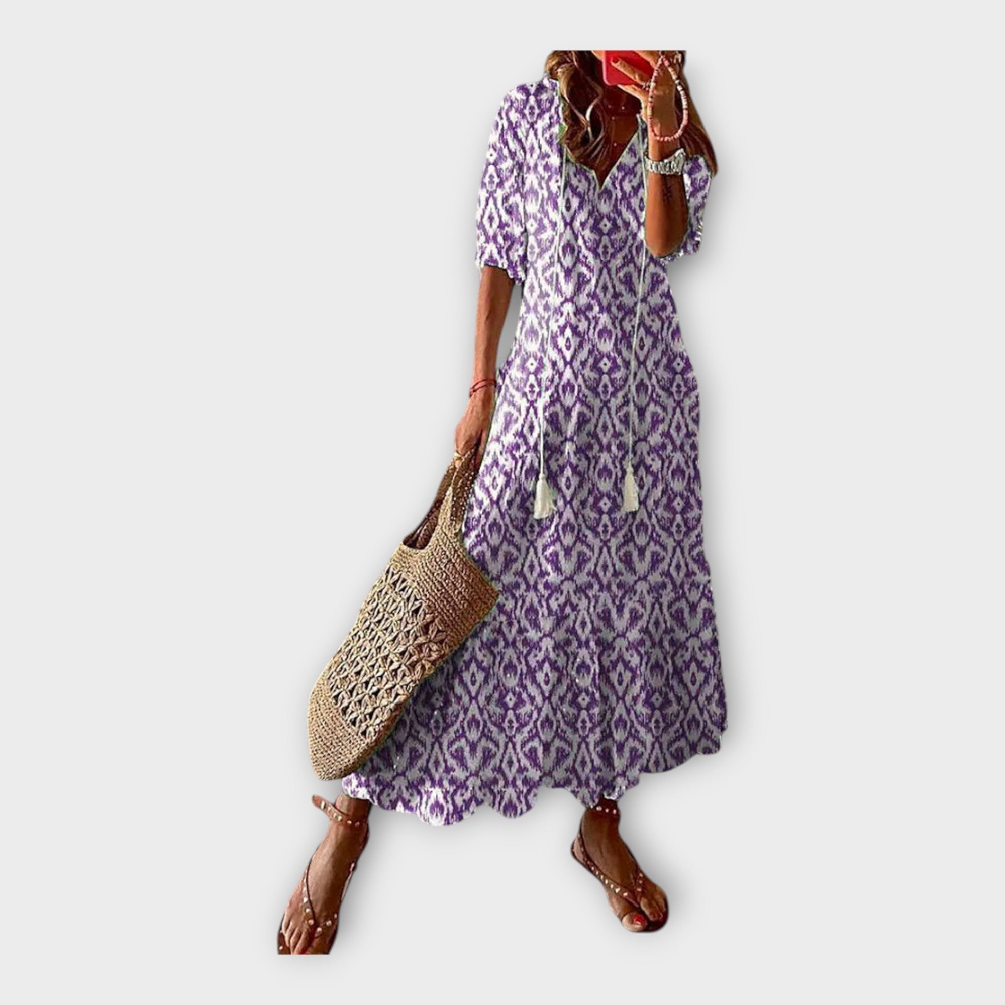 Vintage obleka z vezenjem in V-izrezom