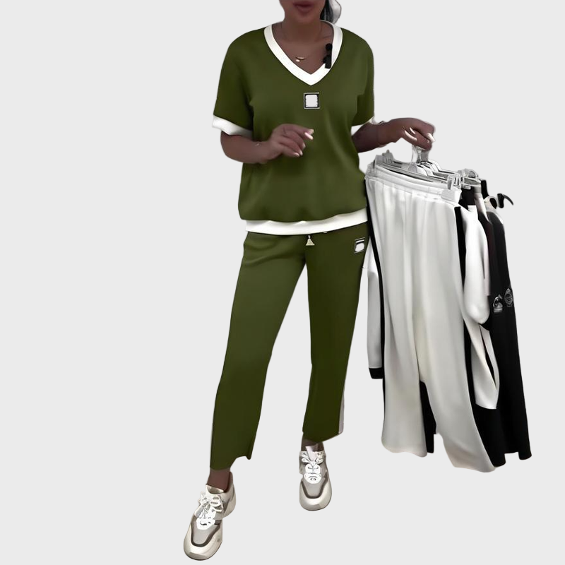 Ženski komplet s topom in hlačami z V-izrezom