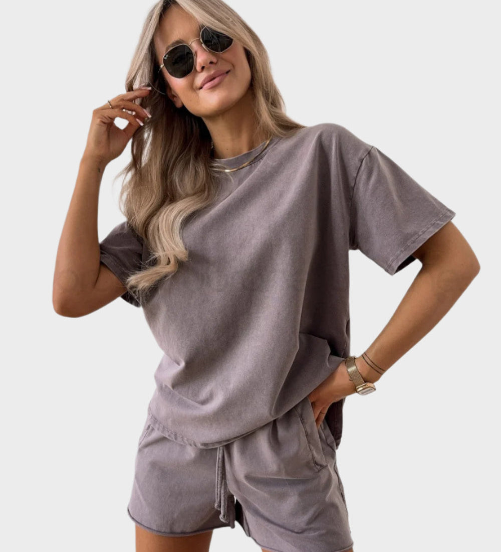 Ležerna kombinacija s puloverjem in hlačami jogger