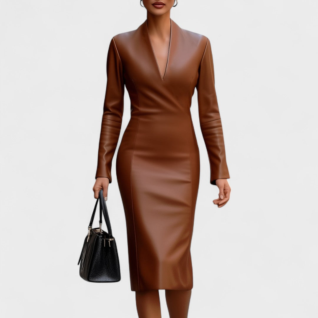 Lada - Oprijeta obleka iz umetnega usnja" lahko prepišemo takole:

 "Lada - Oblikovana obleka iz umetnega usnja