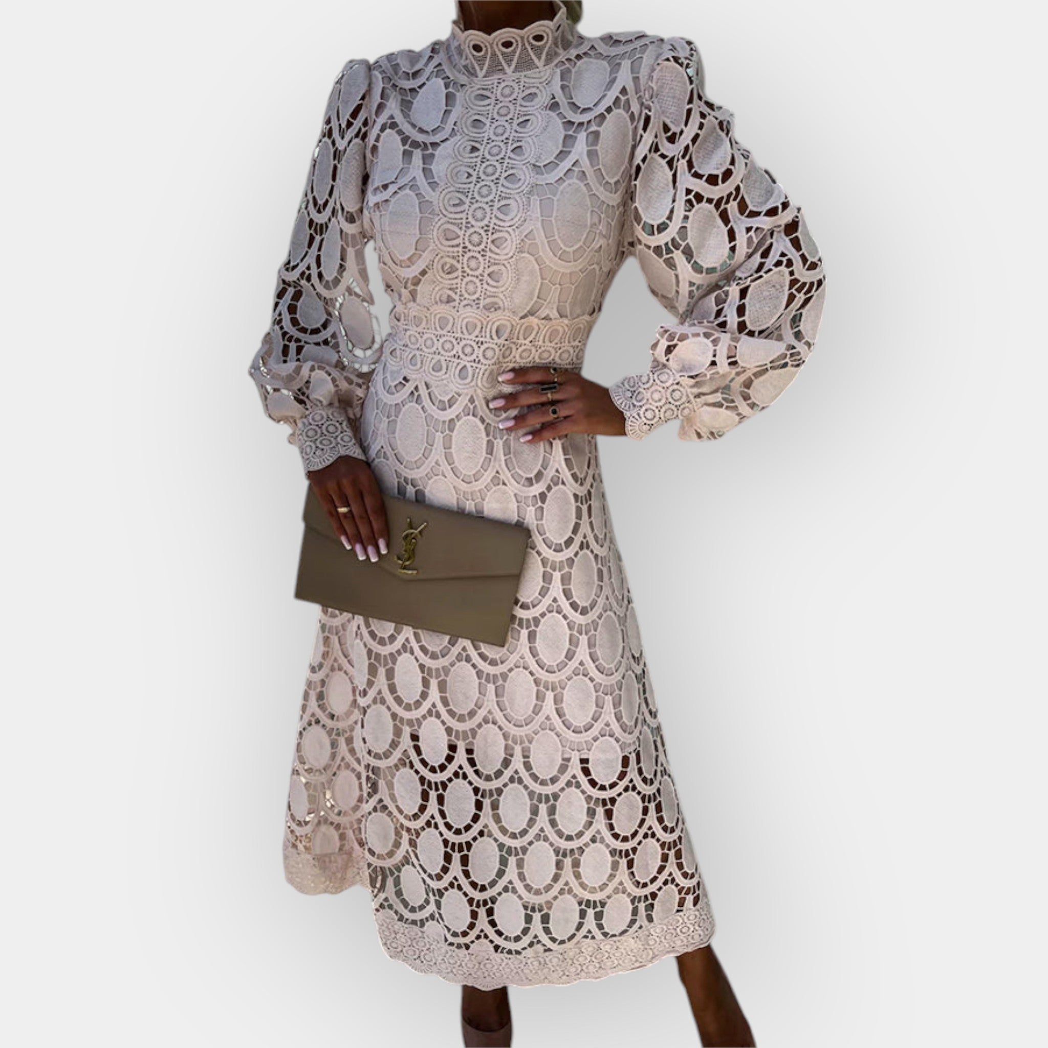 Romantične obleke z detajli iz čipke