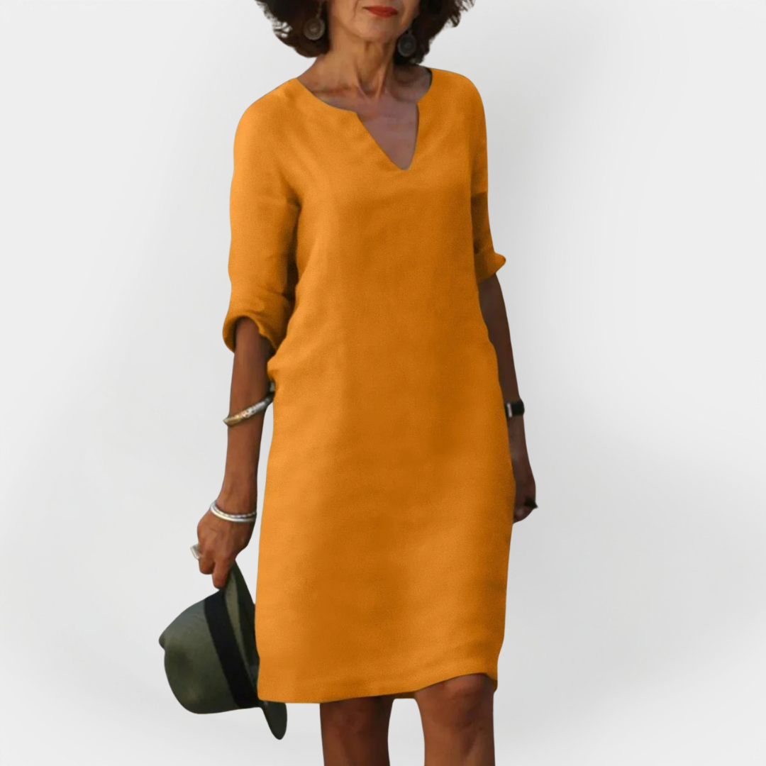 Vsakdanja obleka z V-izrezom