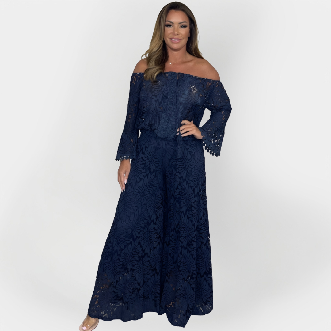 Jumpsuit s odkritimi rameni in čipko