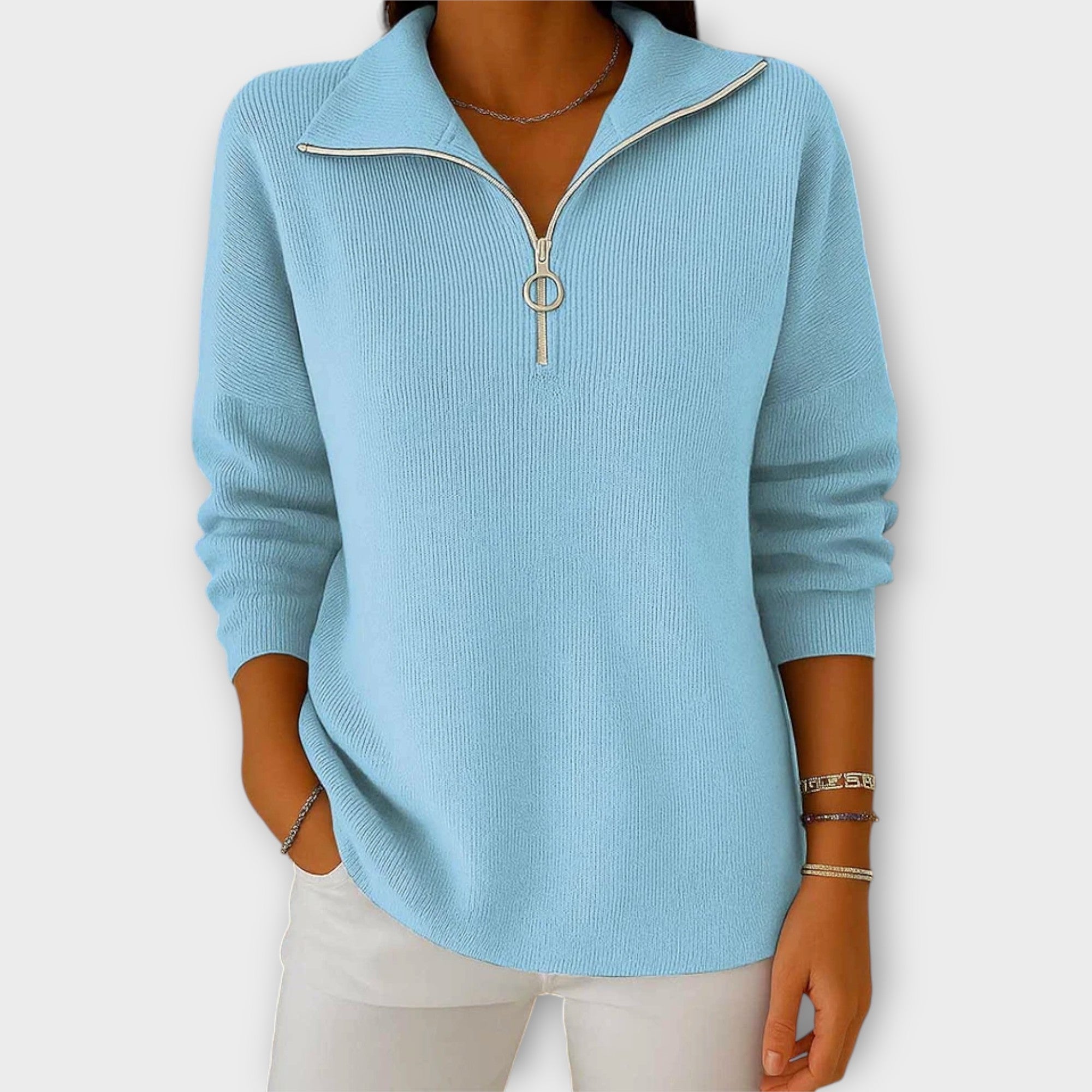 Pletena bluza z zadržkom in elegantnim ovratnikom