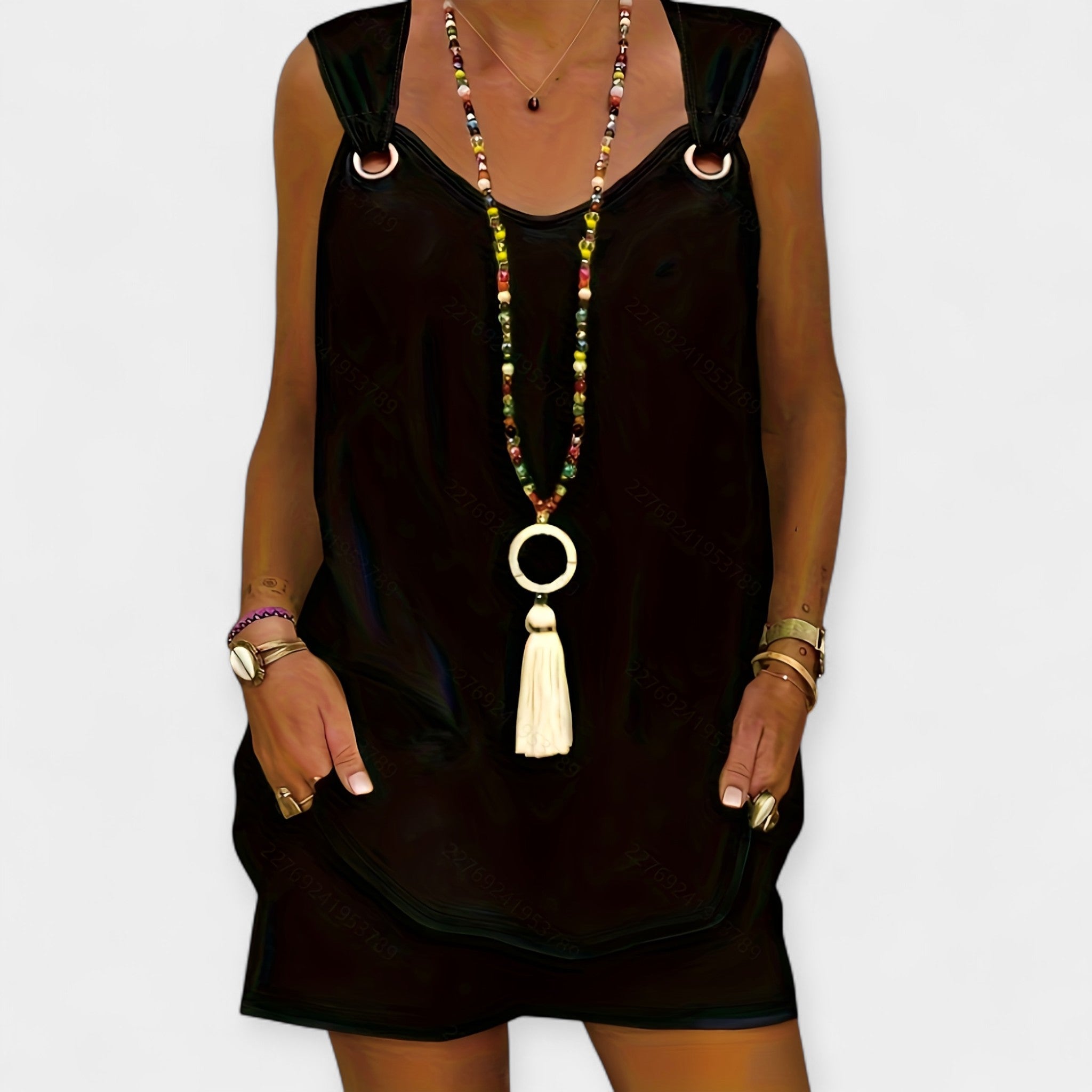 Komplet brezrokavnih majic in kratkih hlač