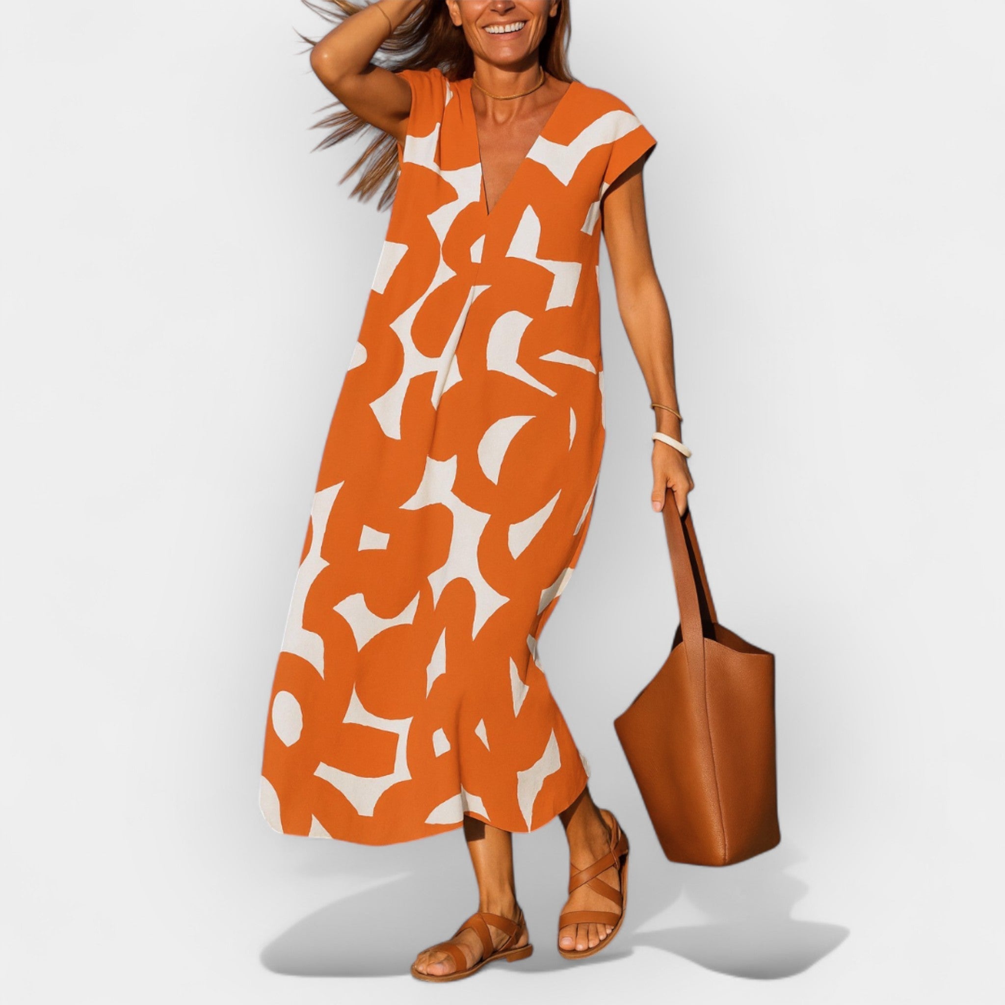 Lahka obleka z V-izrezom in modernim dizajnom