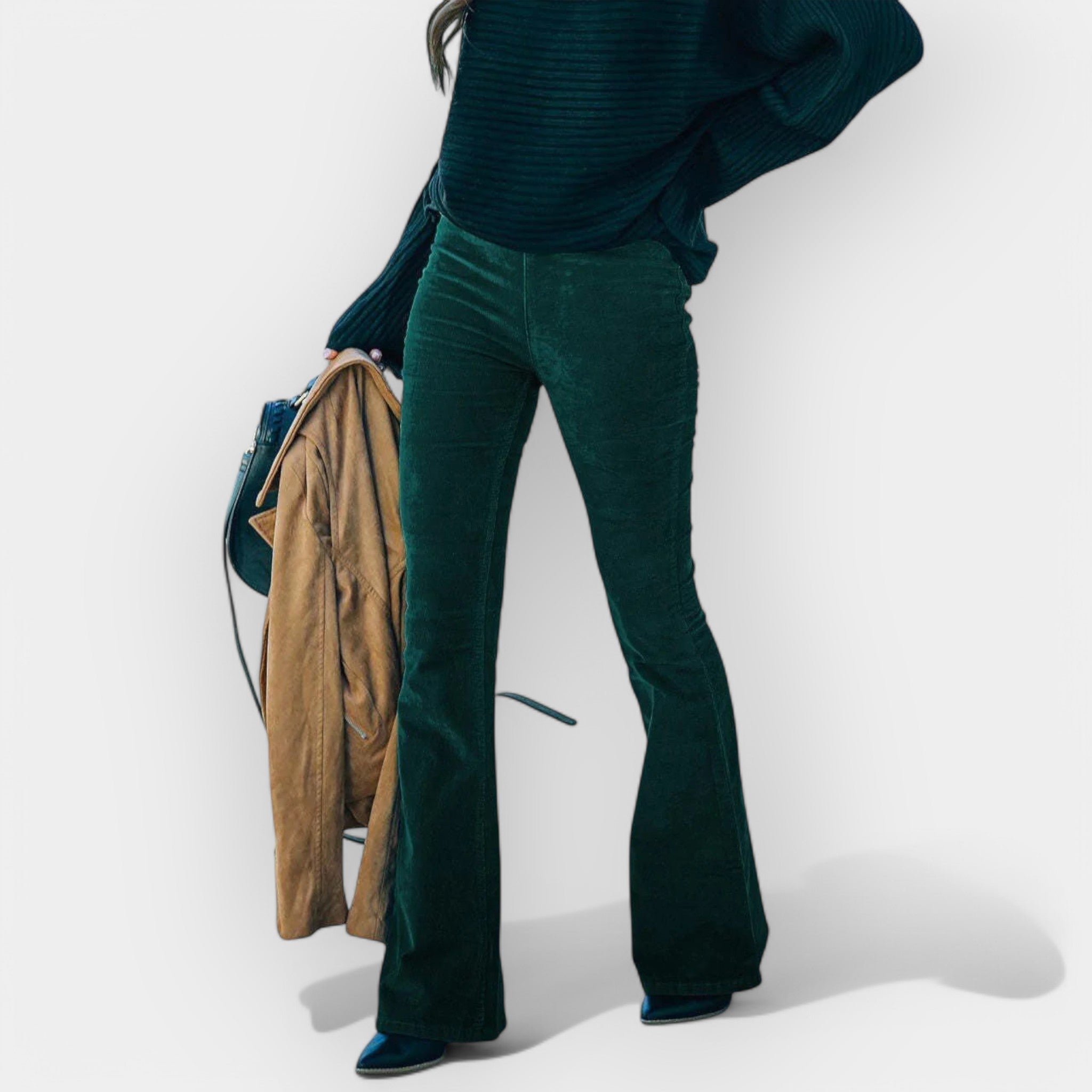 Visokokrajene hlače z širokimi nogavicami