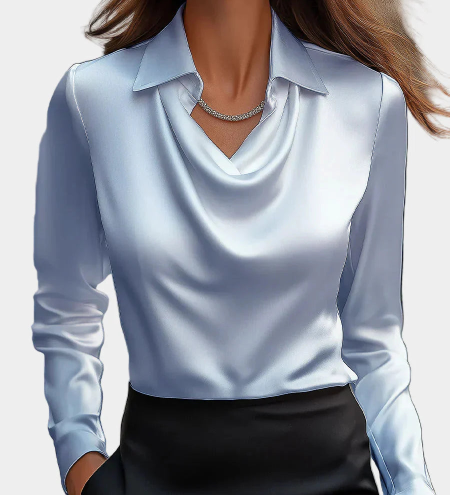 Elegantna bela satenska bluzna s drapiranim izrezom