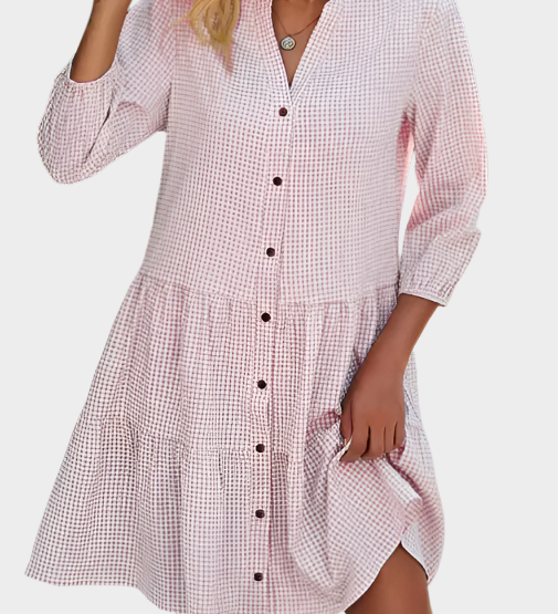 Lahka in očarljiva črtkana poletna obleka