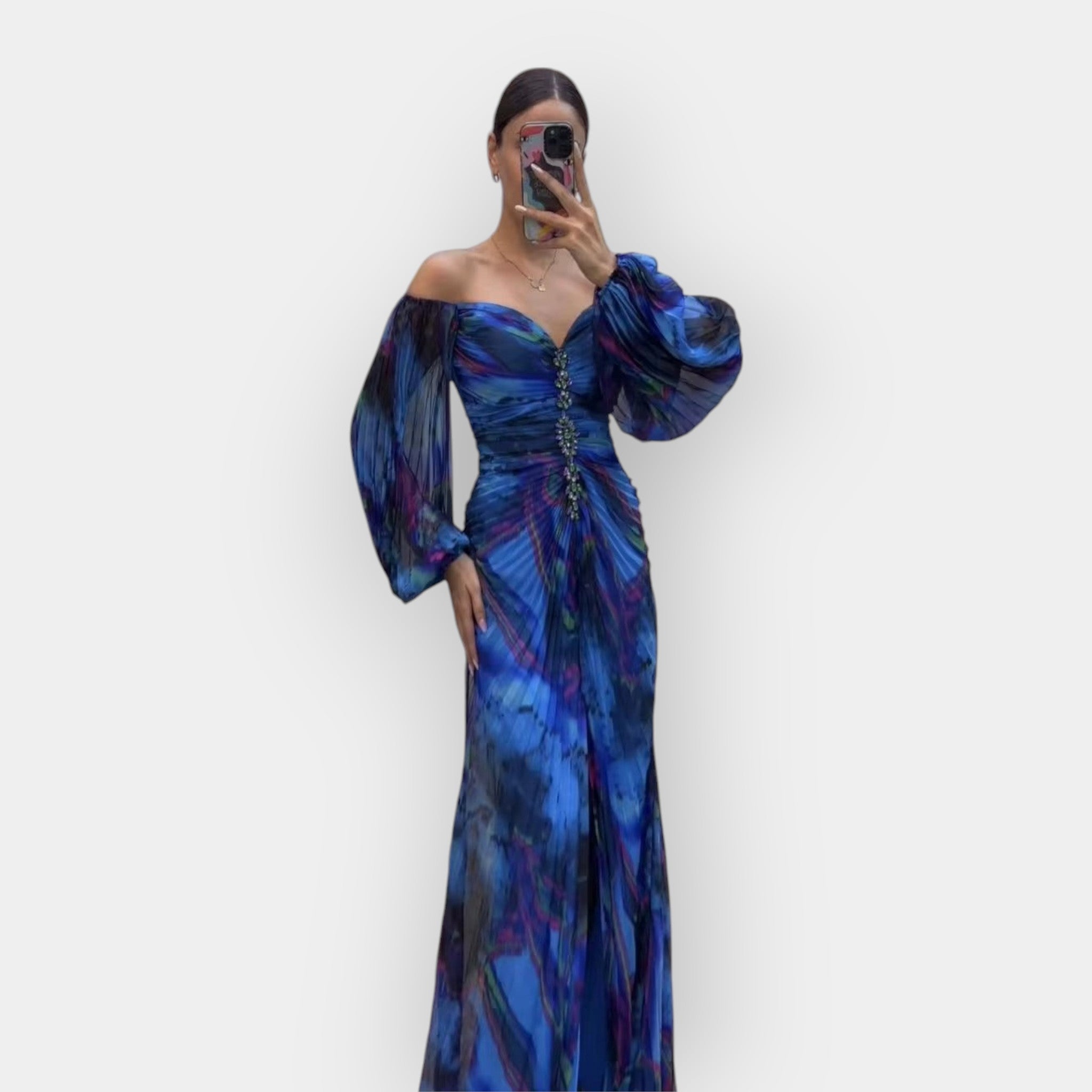 Lahka obleka z razrezom