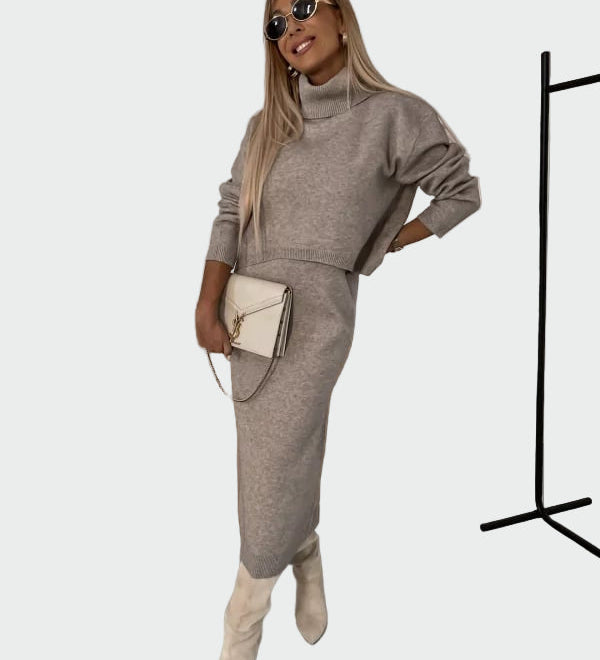 Komplet obleke in puloverja z ovratnikom