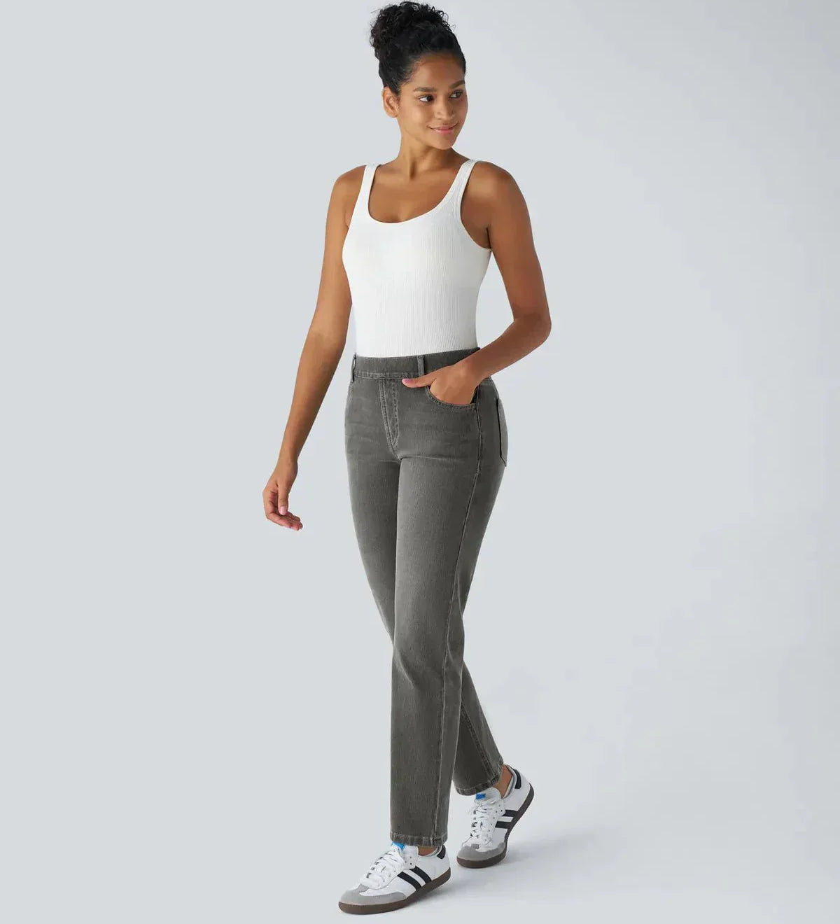 Elastične in udobne hlače z visoko pasom