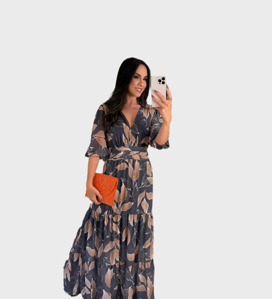 Ročno tkana blazina s cvetličnim vzorcem za večjo udobje.