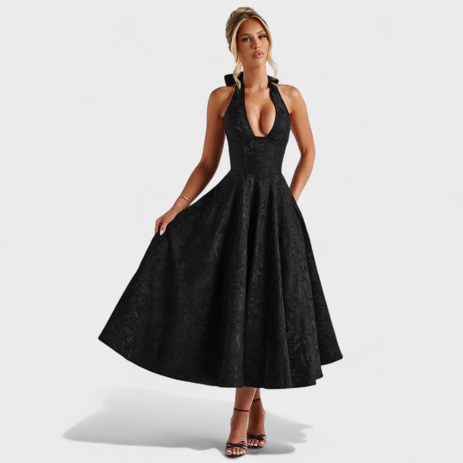Julieta – Midi obleka s halter izrezom" could be rewritten as "Julieta – Midi obleka s halter vratnim izrezom.