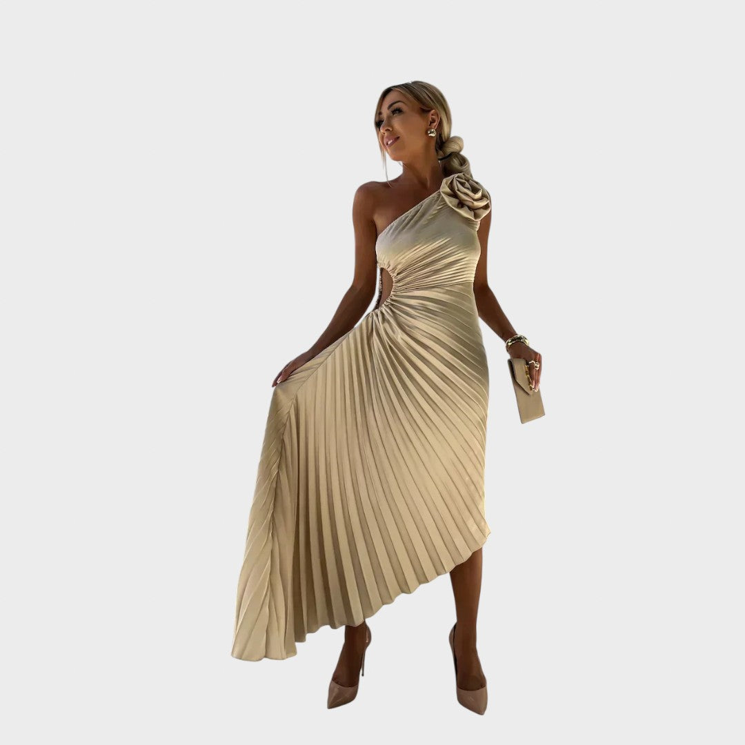 Nika - Elegantna Obleka z Naborki na Ramenih" can be rewritten as: "Nika - Elegantna Obleka z Naborki na Ramenih za Šik Videze.