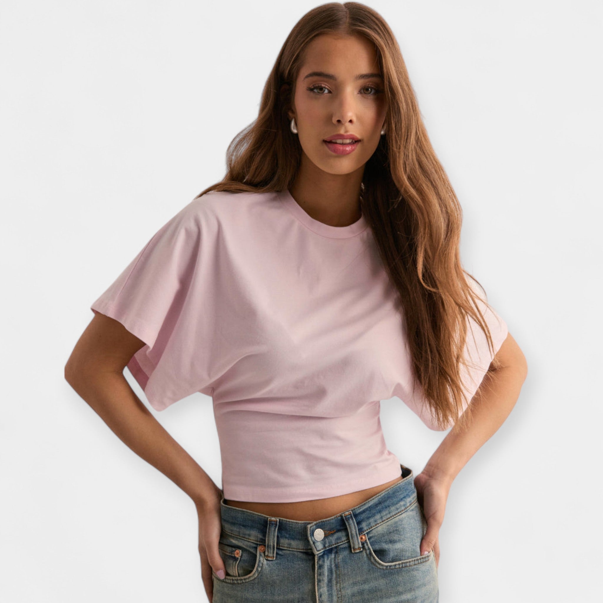 Bluzo z lahkotnimi, širokimi rokavi