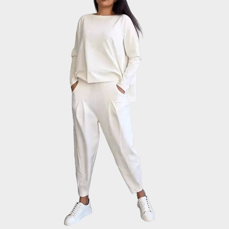 Set Majice in Hlačk z Elegantnim Slogom