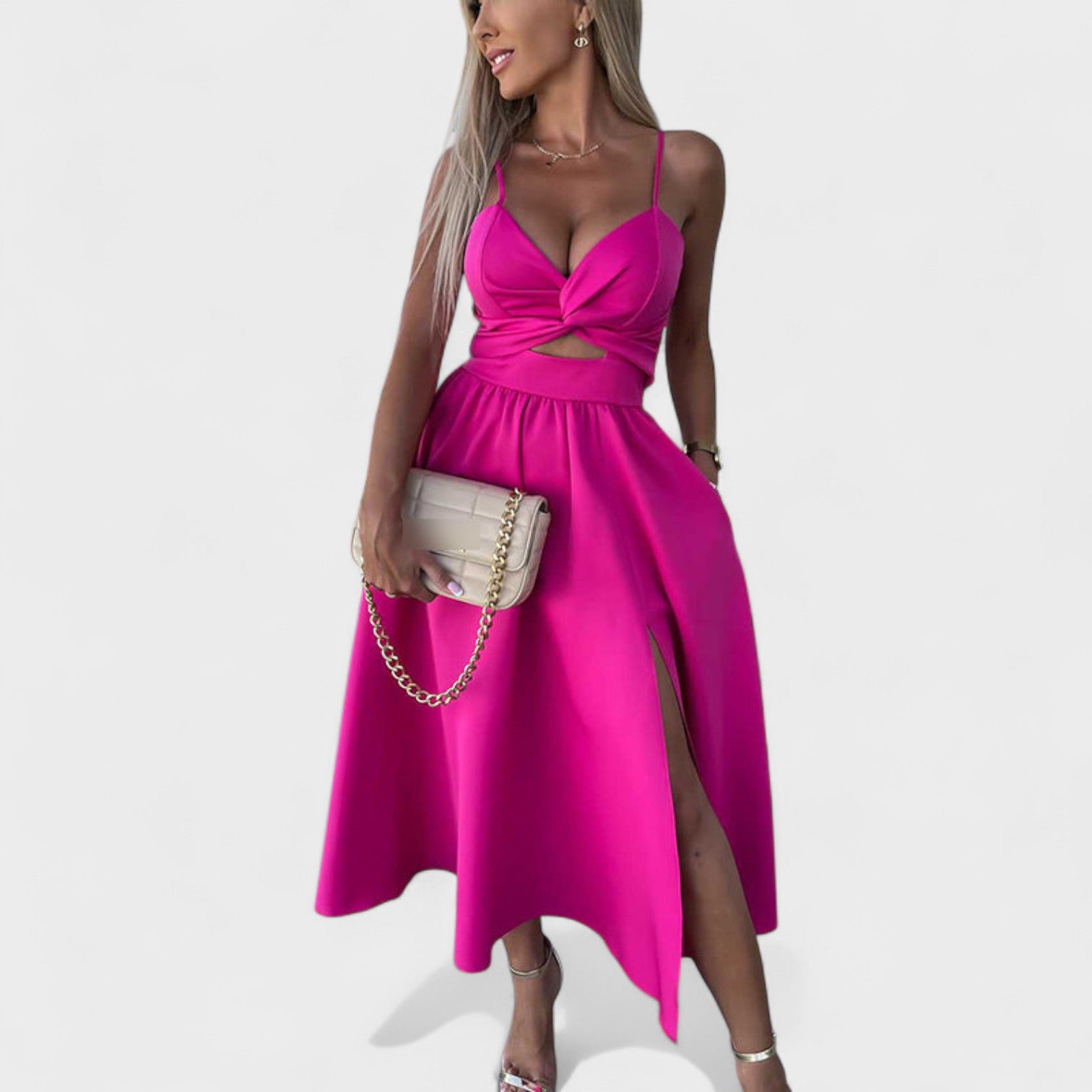 "Margarida – Poletna Obleka z Razporkom" bi se lahko prepisala kot "Margarida – Poletna Obleka s Stranskim Razporkom".